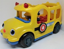 Fisher Price Little People Yellow School Bus Lil'Movers Music Lights Sounds 2005