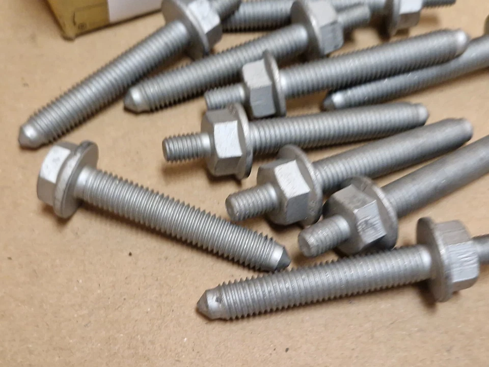 Skoda Seat Audi VW X10 Engine Bracket Screw M10x60/M8x12 Double Stud N91136301 - Image 2 of 4