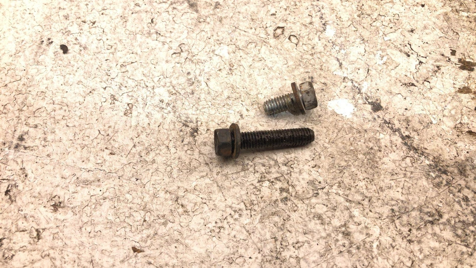 Dodge Ram D100 1987-1989 soporte de montaje de bomba de aire con pernos herrajes originales 5,2 l Egr Foto 3 de 4