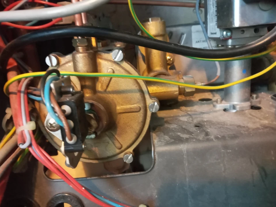 Armitage Shanks Toilet Cistern Lid.17/³/⁴" Long x7/¹/⁴wide. - Image 4 of 4