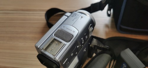 Sony DCR-PC8E digital video Camcorder MiniDV & Battery ,Camera bag, charger - Picture 16 of 24