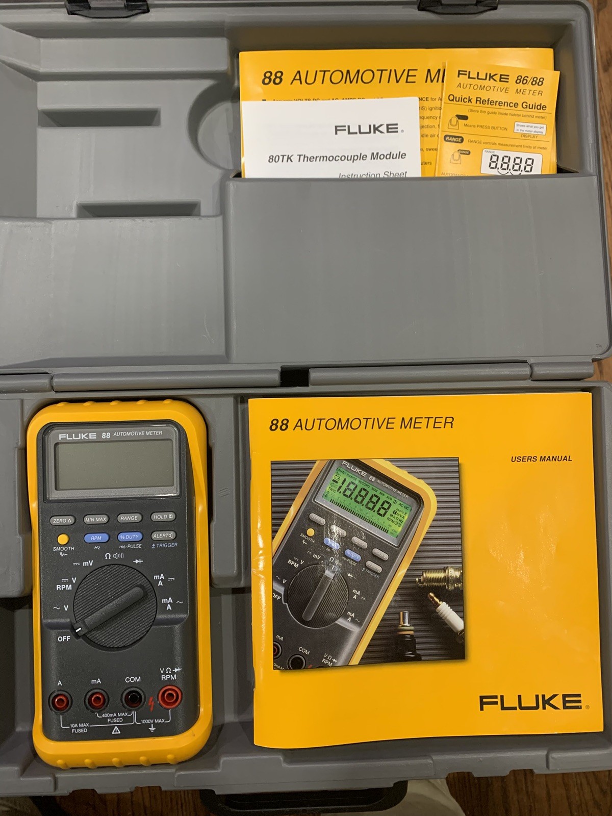 Fluke 88 Automotive Meter - Excellent Condition & Complete In Case