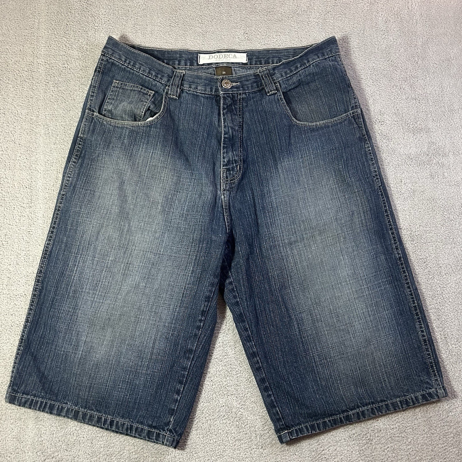 Foto 1 di 19