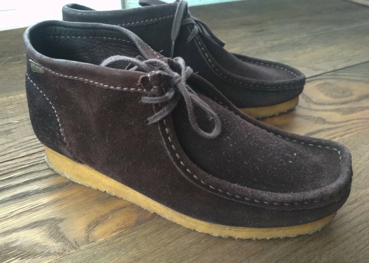 Shoe clearance zone wallabees