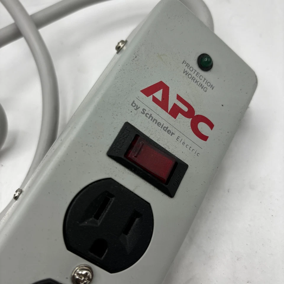 APC by Schneider Electric P6M10 APC Essential SurgeArrest Cord 6 Outlets 120VAC - Image 3 of 4