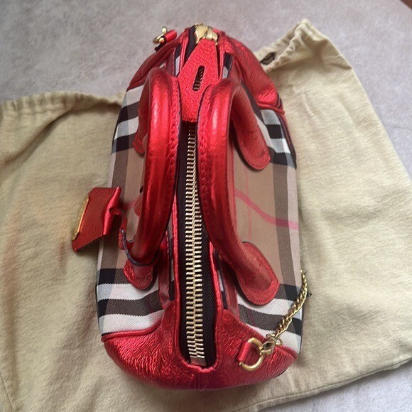 VERY RARE HTF! *Burberry Prorsum* Limited Edition Red VERY RARE HTF! *Burberry Prorsum* Limited Edition Red