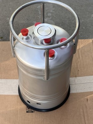 Alloy Products 3 Gallon Pressure Vessel Model: C533-0377-00-T-R 
