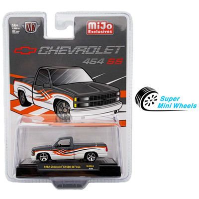 M2 Machines 1:64 1992 Chevrolet C1500 SS 454   Two-Tone White with Grey   MiJo