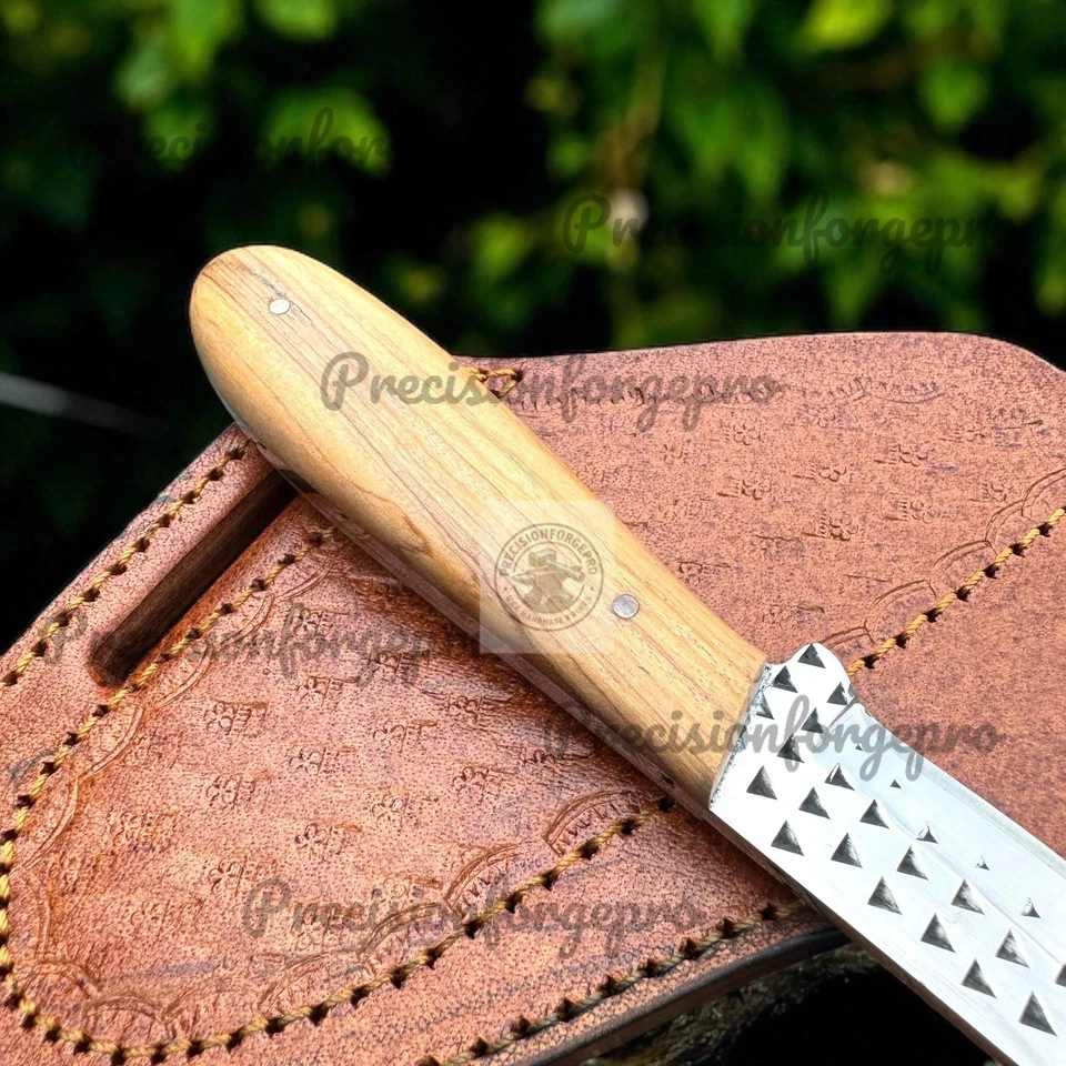 Ковбойский нож ручной работы из малиновой стали с деревянной ручкой Kao и тонкими кожаными ножнами - Изображение 3 из 4