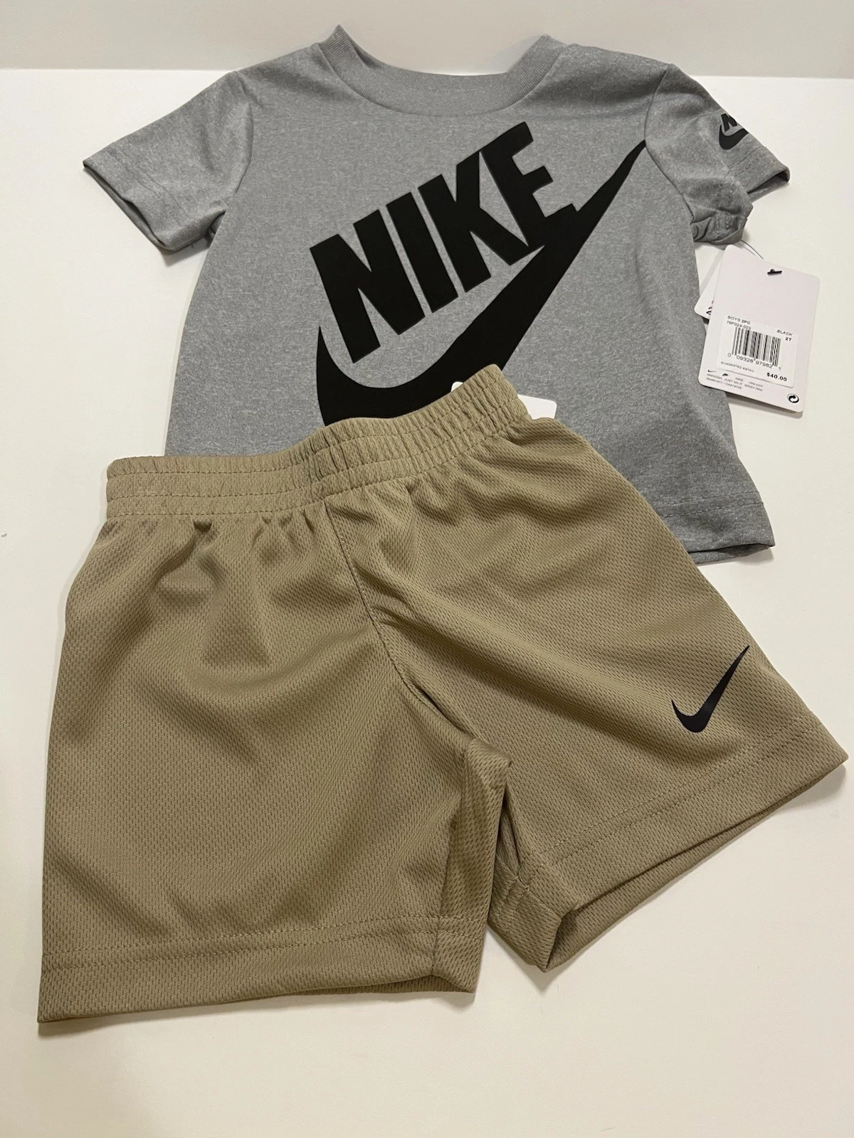 Size 2T NIKE AIR KIDS TODDLER T SHIRT AND SHORTS 2 PIECE SET NWT $40