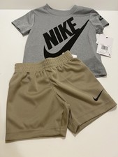 Size 2T NIKE AIR KIDS TODDLER T SHIRT AND SHORTS 2 PIECE SET NWT 40