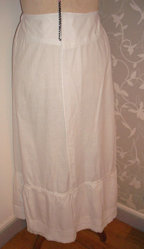 Long jupon faux-cul ancien