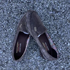 Skechers Womens Shoes Size 8.5 Brown Suede Slip On Relaxed Fit Walking Sneakers