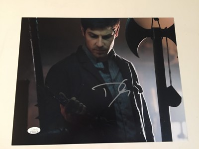 David Giuntoli Autographed Signed 11x14 Photo - Grimm - JSA