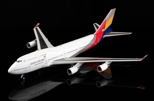 Modelo de avión fundido a presión SQ Wings 1:200 Asiana Airlines Boeing B747-400 HL7428 - Imagen 5 de 11