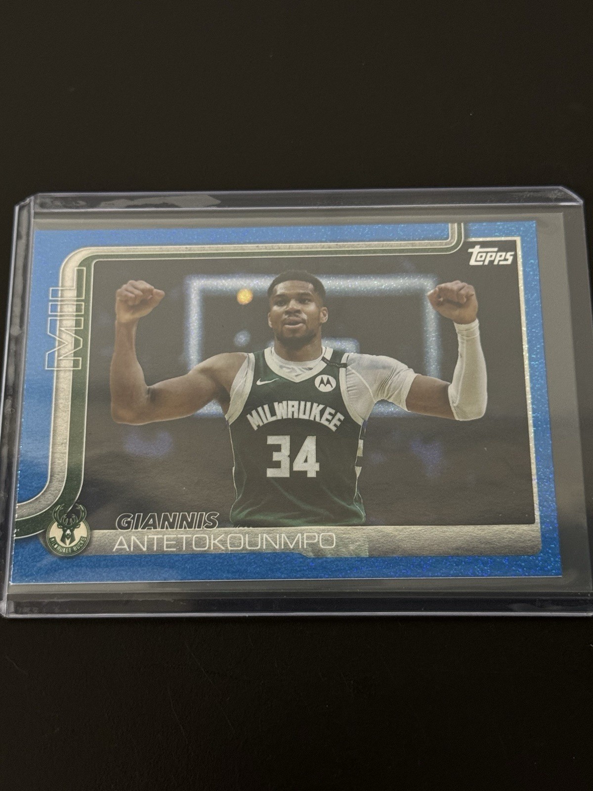 2025-26 Topps NBA Giannis Antetokounmpo Blue Sand Glitter SP #54 Milwaukee Bucks