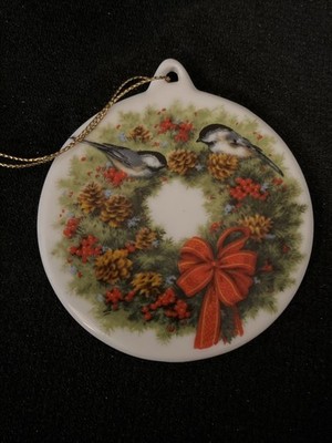 National Wildlife Federation Glass Ornament. Wreath Design w/birds and flowers. 