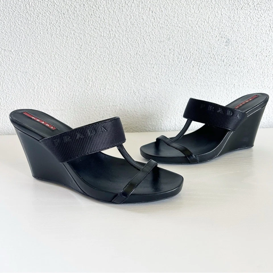 Sandalias Prada negras charol nailon correa en T cuñas talla EU 36 Y2K retro Foto 3 de 4