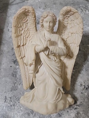 Life Symbols Hand-painted  Angel  Resin Figure 2000 Batesville Casket Co. Inc.