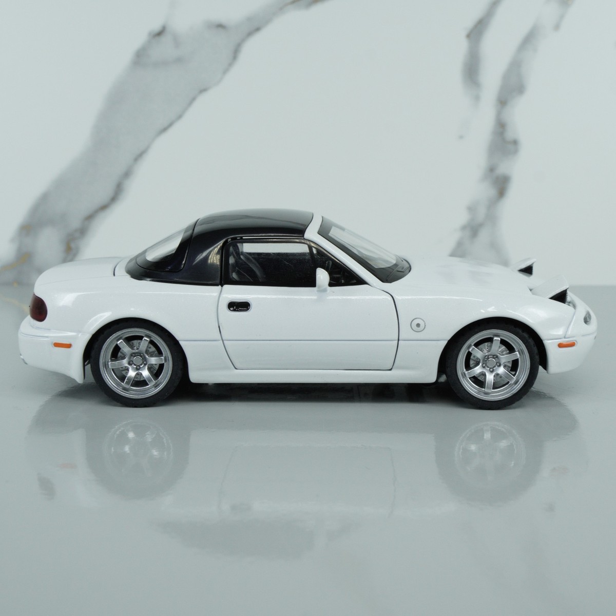 Mazda MX 5 Miata - 1:32 Scale Diecast Model Car JDM White New Gift