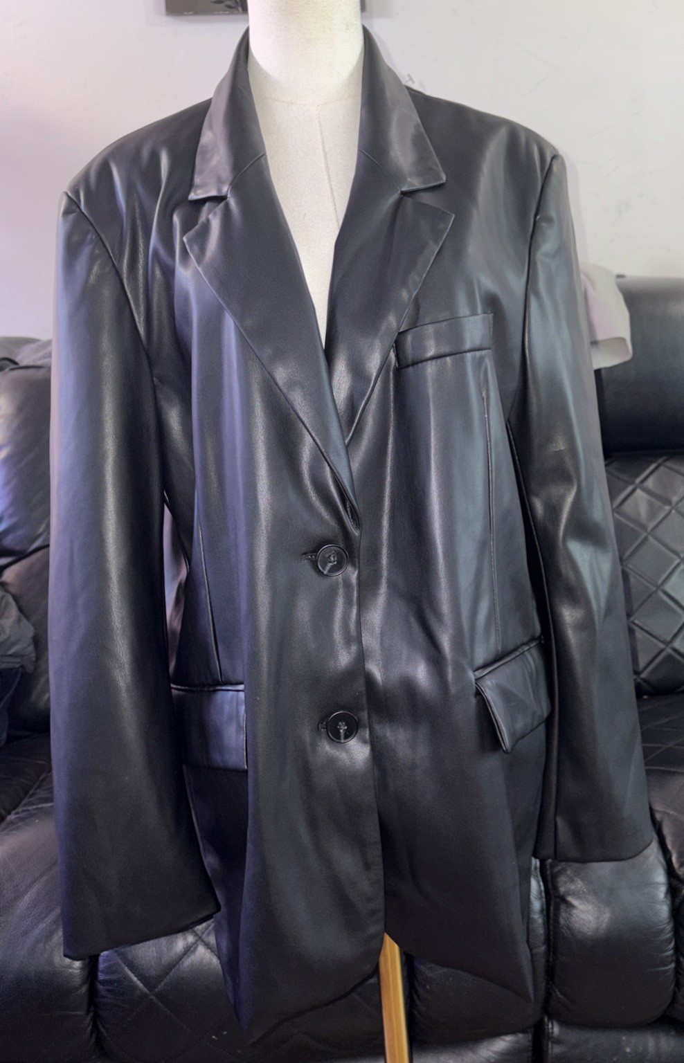 WOMENS BERSHKA SIZE LARGE BLACK FAUX LEATHER SINGLE BREASTED BLAZER JACKET COAT