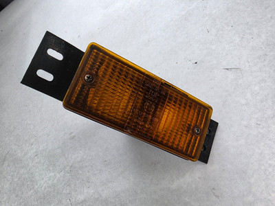 BMW E28 528e 533I 535I E30 M3 325I Front Turn Indicator Light E30HL49926