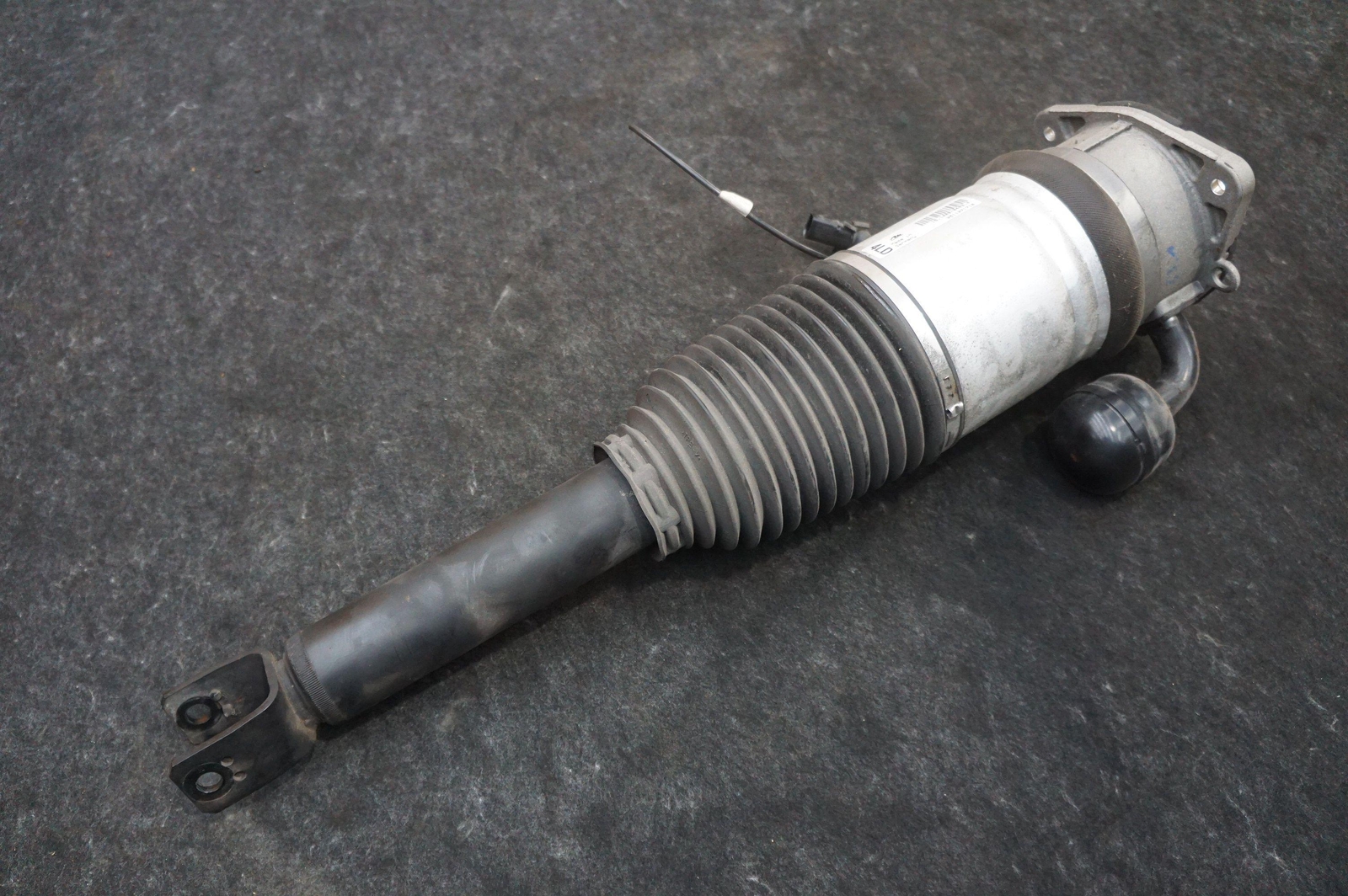 Rear Left Air Shock Strut OEM 3W5616001A Bentley Continental Flying Spur 06-12