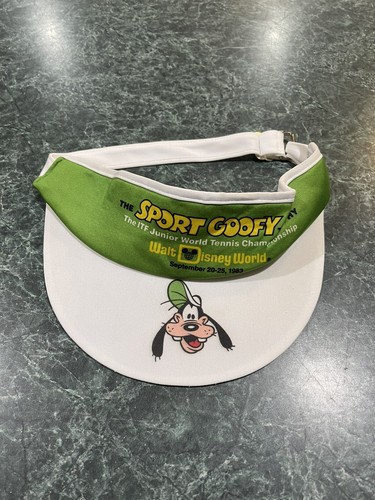 Vintage 1983 Disney World GOOFY Trophy 