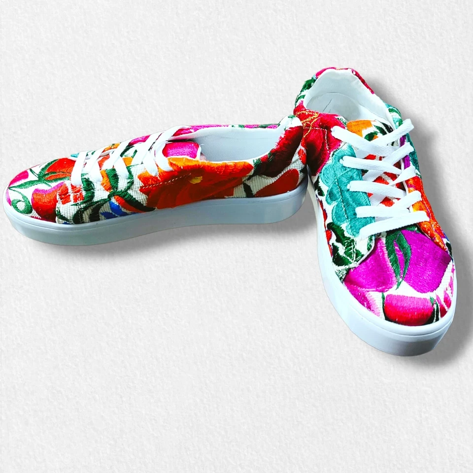 Zapatos Tenis Completamente Bordados Estilo Furgonetas Hechos en México, EE. UU. Talla 7 Foto 2 de 4