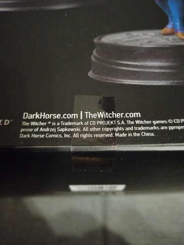 *The Witcher" Geralt Action Figure Wild Hunt 24 Cm Bear Armor Dark Horse NUOVO - Foto 7 di 7