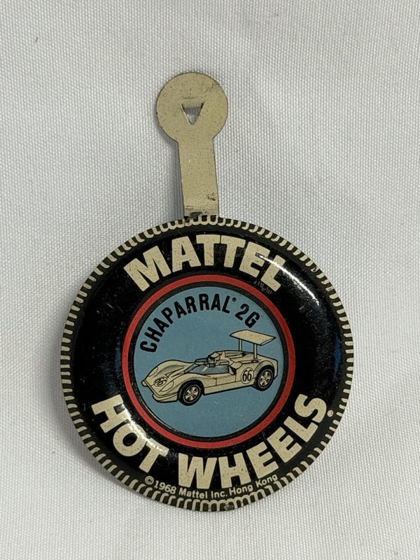 1968 MATTEL HOT WHEELS RED LINE ERA ROUND BUTTON PIN CHAPARRAL 2G RACE CAR BLUE