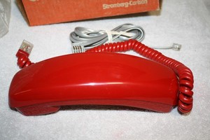 VINTAGE STROMBERG CARLSON CHERRY RED SLENDERET TELEPHONE HANDSET AND CORDS-NR
