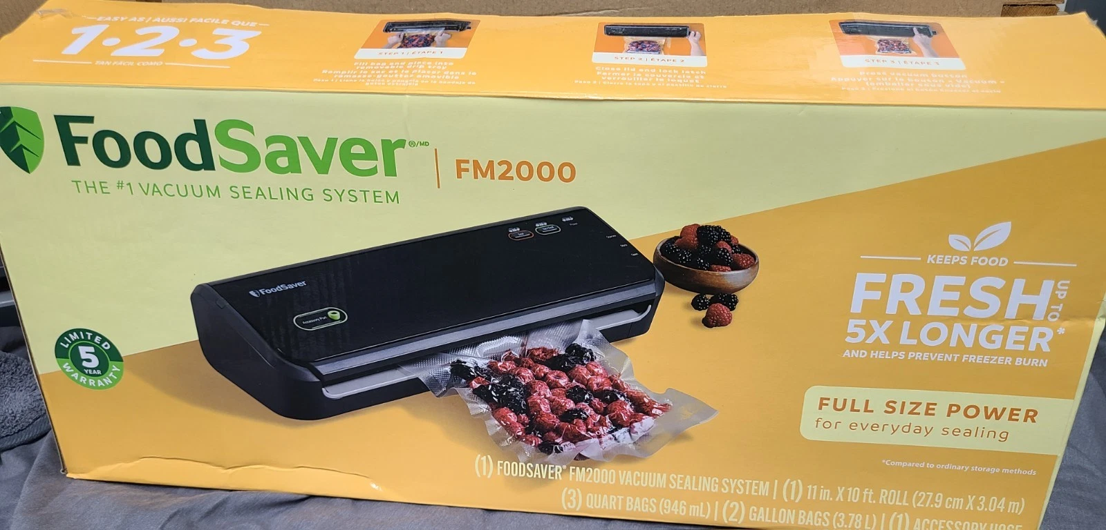 FoodSaver FM2000 Black Vacuum Sealer Machine