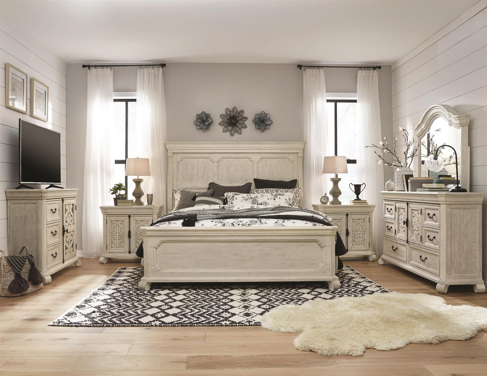 Magnussen Home Bronwyn Alabaster California King Panel Bed
