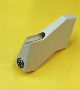 45 RPM RECORD CHANGER SPINDLE ATTACHMENT FOR GE WILDCAT RECORD CHANGER