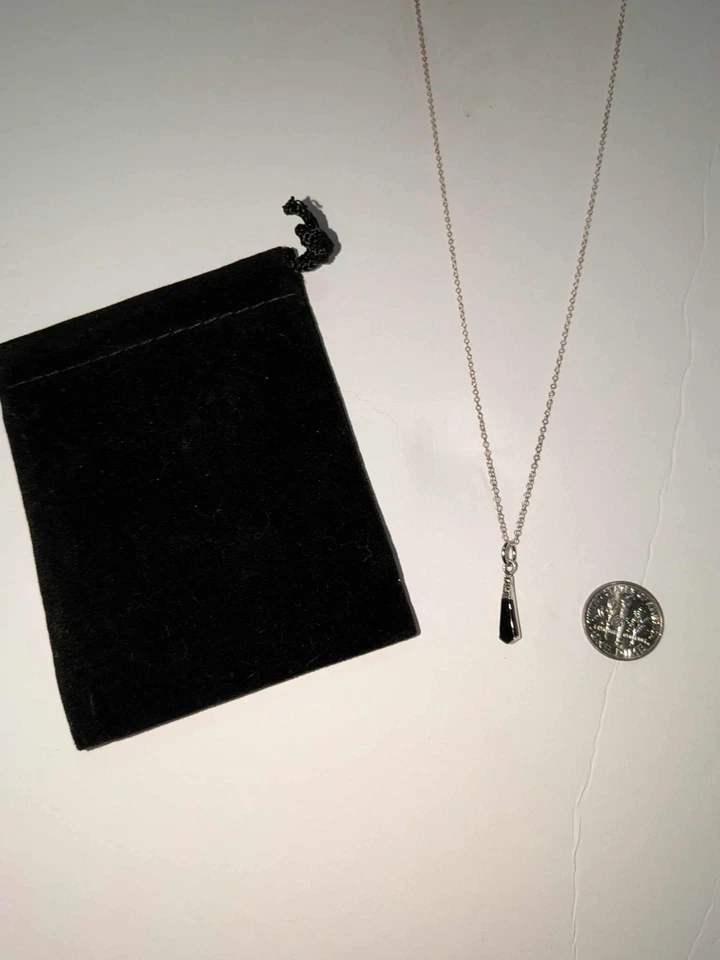 Collar Colgante Lágrima de Ónix Plata Y Negro con Bolsa de Terciopelo Cadena de Plata de 18" Foto 2 de 4