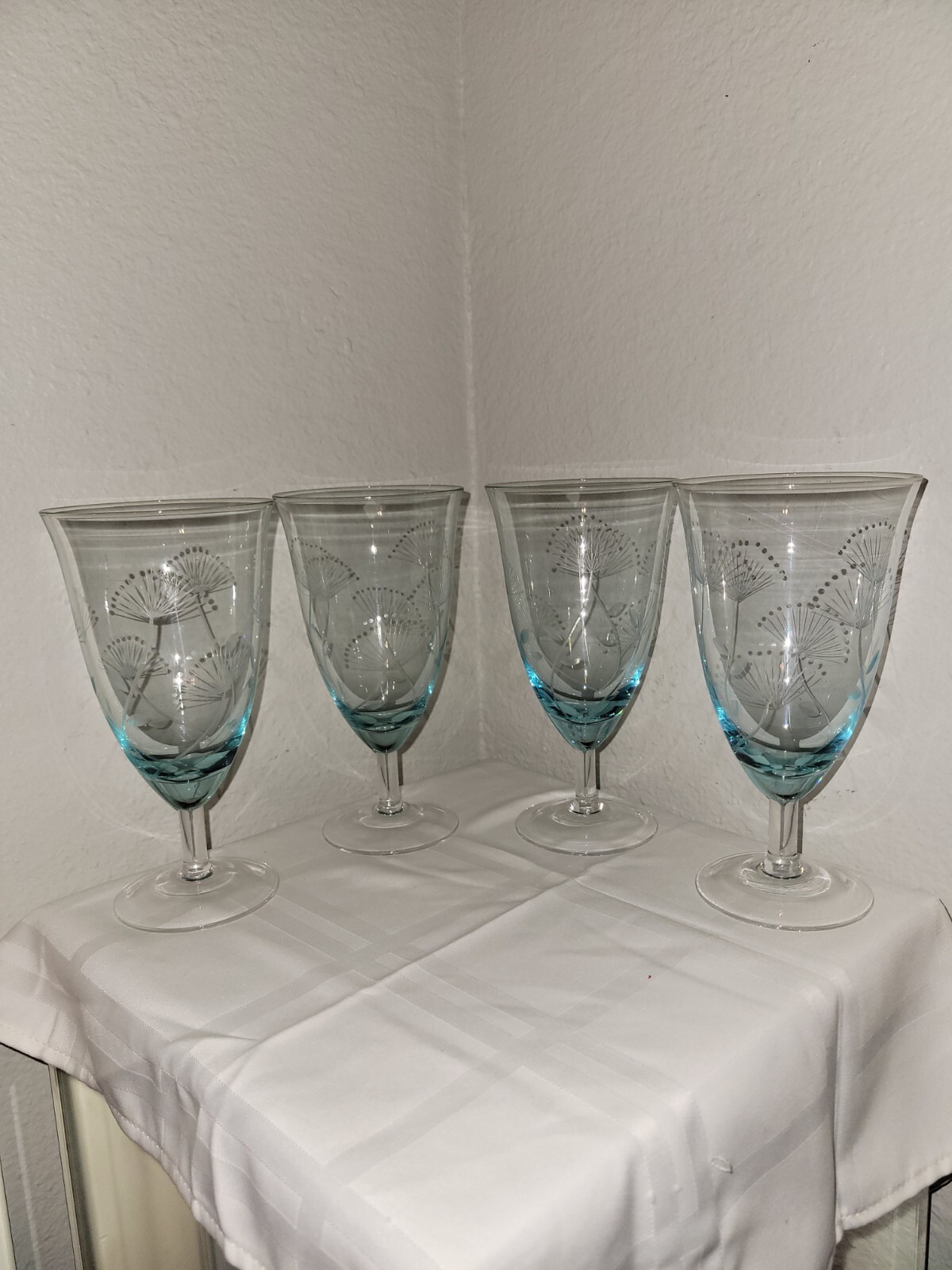 GORGEOUS CANDLEWICK GLASS 7¼