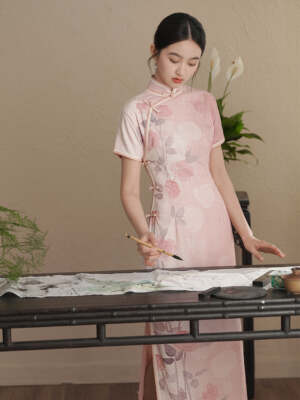 Vintage Floral Cheongsam Qipao Dress - Mandarin Collar, Keyhole Back, Short Sleeve Midi Dress For Parties (Rose Gold, Slim Fit For Slender Figures)
