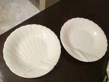 SANOR CERAMICA 2 Sea Shell Plates/ Bowl 10" Cream Color Mint! Portugal