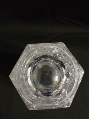 Heavyweight Lead Crystal Small Vase With Overall X Design 5" Tall - Picture 6 of 8