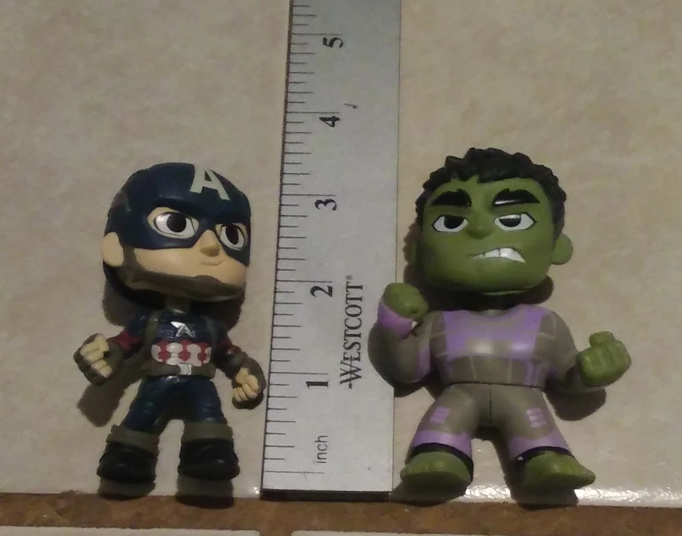 Funko Mystery Mini Avenger Endgame Capitán América y Hulk Lote de 2 Cabezas Bobble Foto 2 de 3
