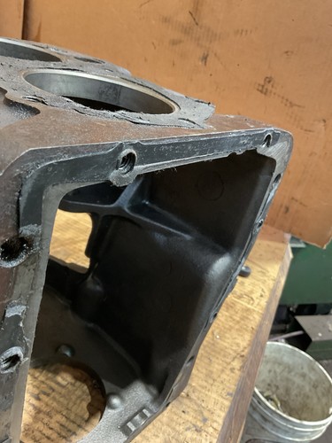 sm465 main case 88-91 chevy square body had aluminum top and electric speedo - Picture 11 of 15