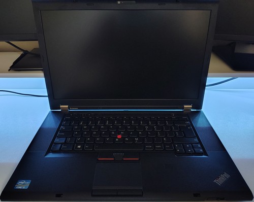 Lenovo ThinkPad T530 15.6" Intel i5-3210M 12GB RAM 256GB SSD / Battery dead - Picture 2 of 4
