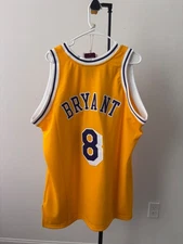 Mitchell & NessNBA Kobe Bryant Los Angeles Lakers 1996/97 Authentic Jersey #8 XL