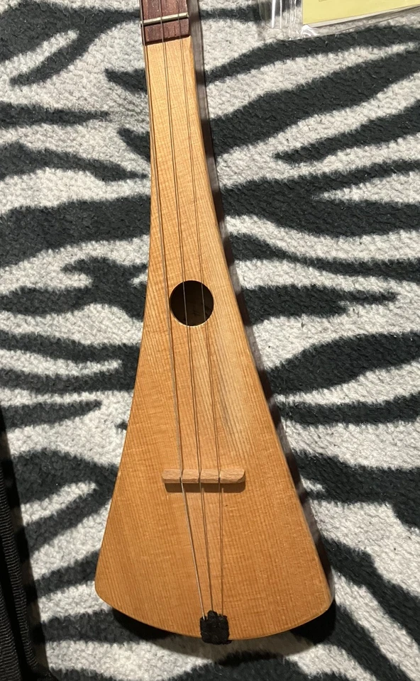 MCNALLY STRUMSTICK with Carry Case, Extra Strings, & Teaching CD. - Image 4 of 4