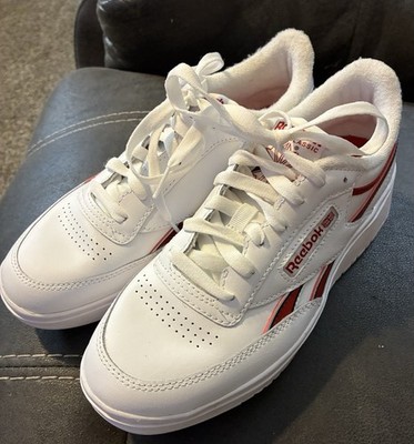 Reebok Classic White/Red Low Top Lace-Up Athletic Sneakers Unisex worn 1 time