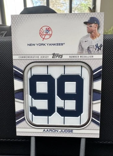 Topps Aaron Judge #JNM-AJ 2022 Series 1 Jersey Number Medallion Yankees Card