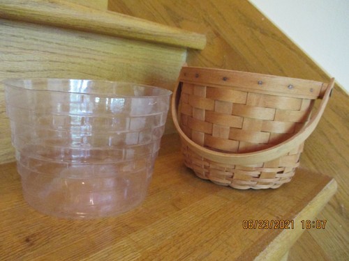 Longaberger Small Fruit Basket & Protector Set 1995 cute! *shipping included!* - Bild 2 von 11