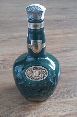 Vintage Scotch Whisky Royal Salute Flasche in grün