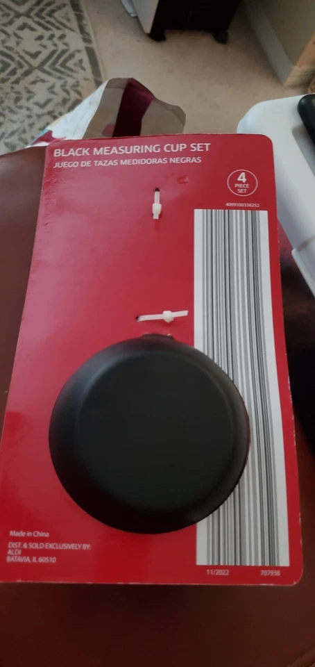 Crofton 黑色量杯套装 全新 — 第 2/3 张图片